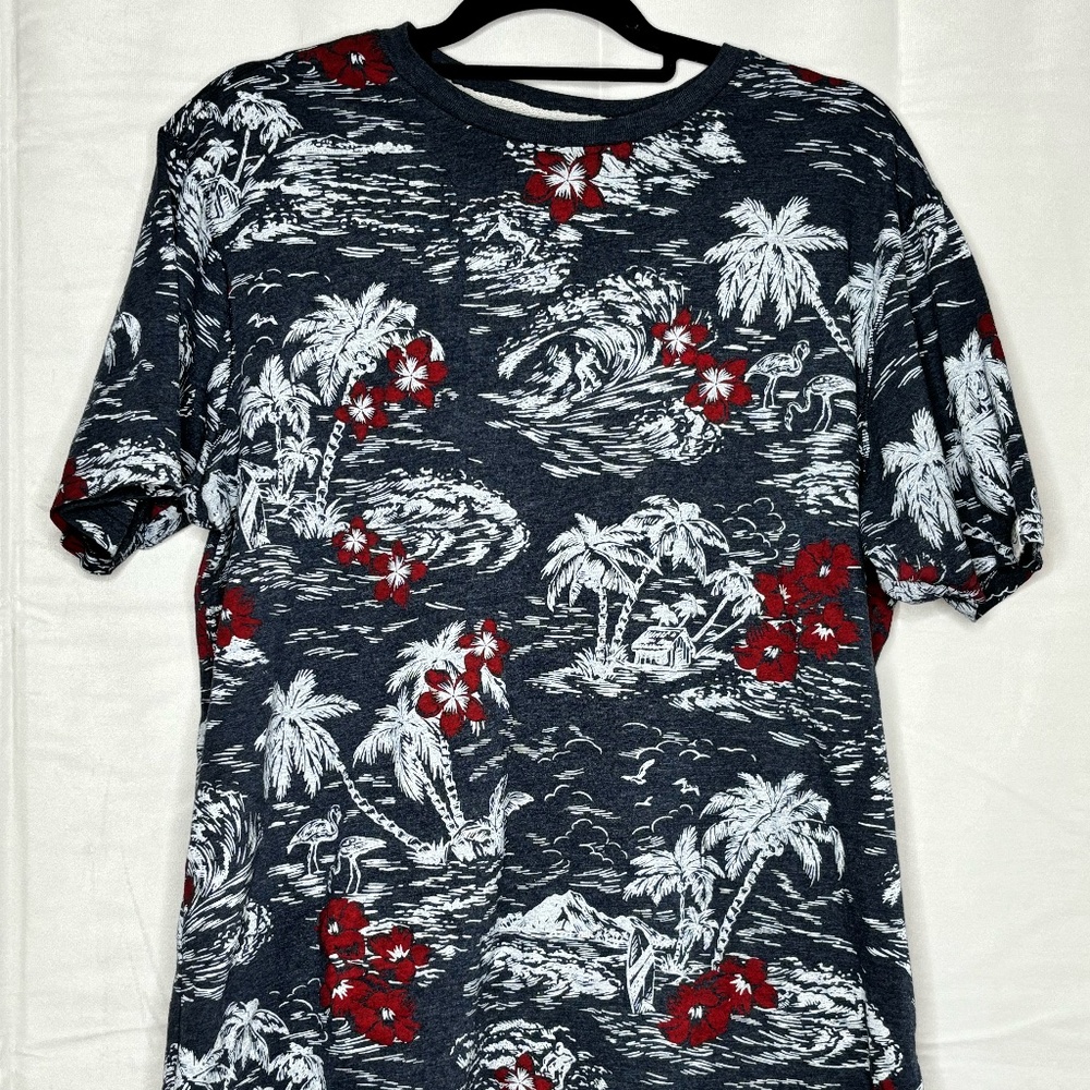 Free Planet Palm Tree Beach Print T-shirt